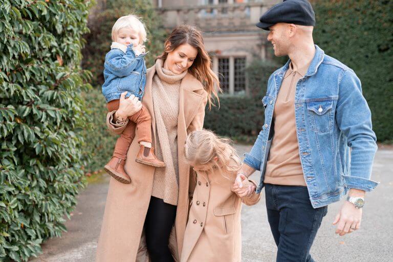 5 tips for styling family photographs