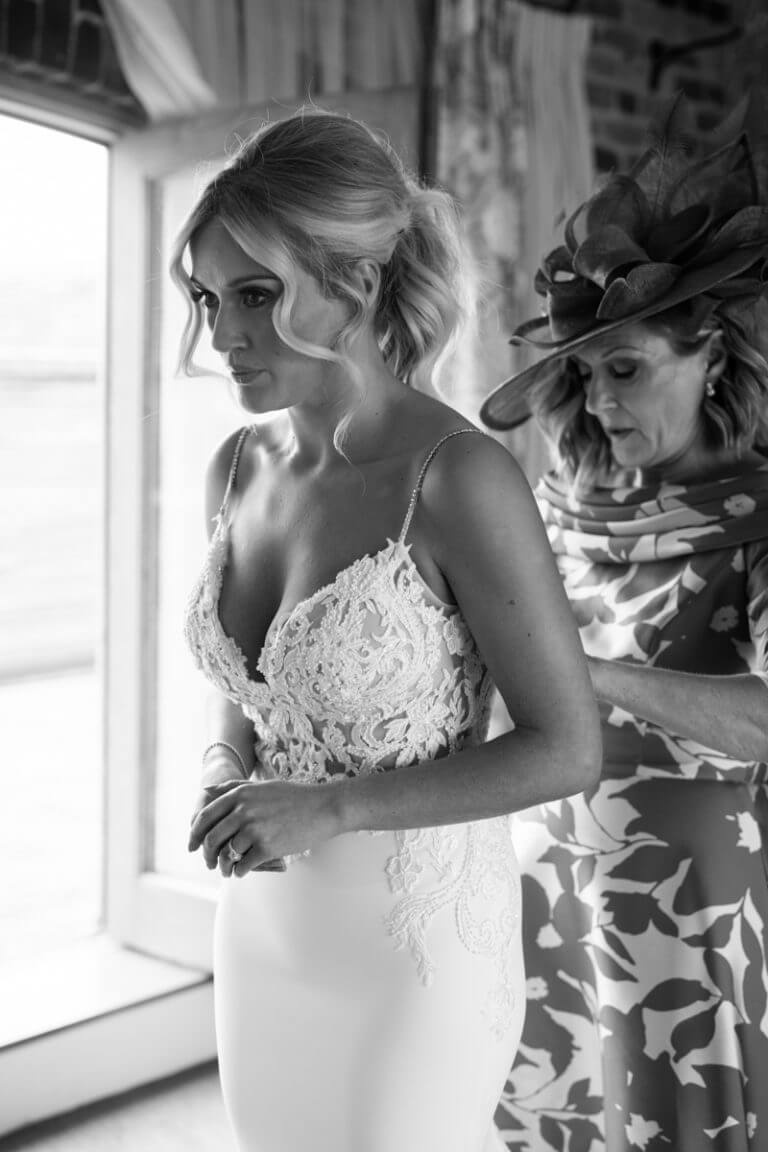 Mythe Barn Wedding Photographer – Lauren and Nathan