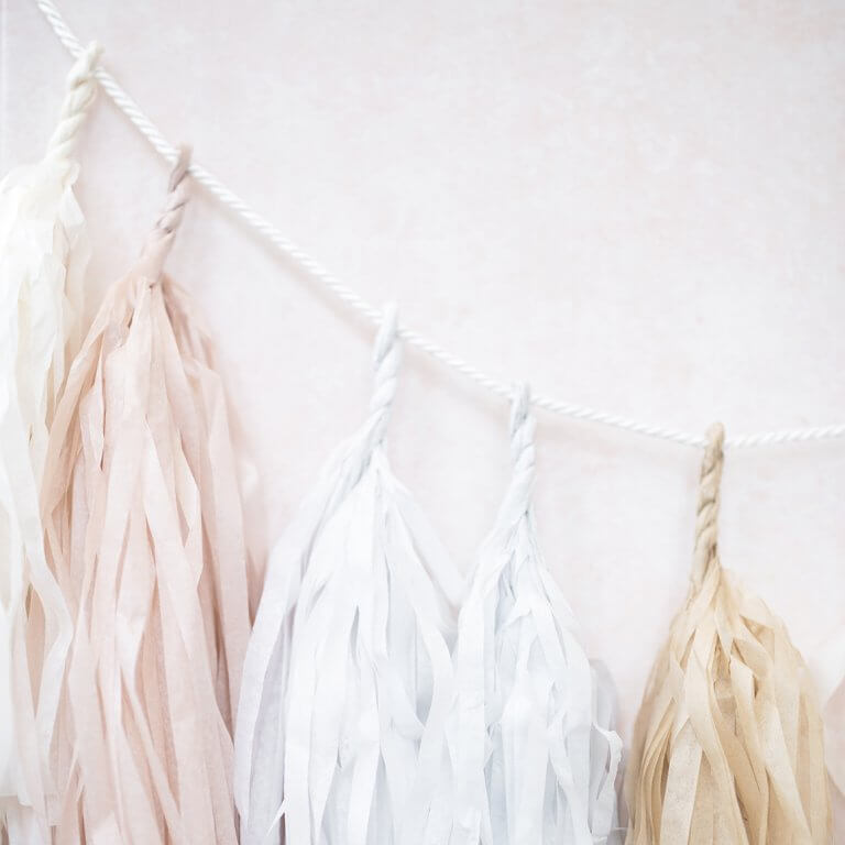 Giveaway – Paper tassel garland