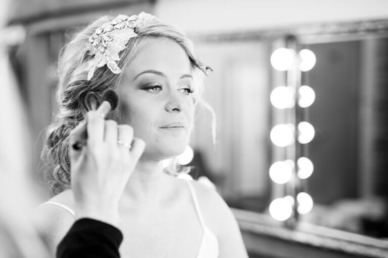 Charlotte and Ryan – MYTHE BARN