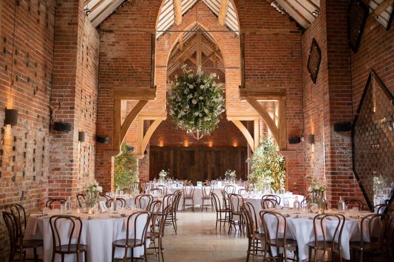 5 Beautiful barn venues in and around Warwickshire